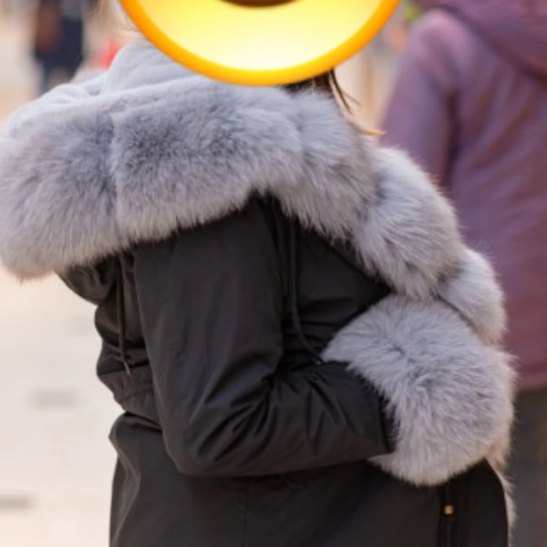 Svart jacka med grå päls storlek S - 91