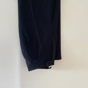 KOSTYMBYXOR  - Kostymbyxor från NA-KD, bra passform och längd. Svarta