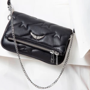 Zadig väska  - Zadig väska i fint skick, dustbag medföljer! Köpt ny för 2800 kronor. 