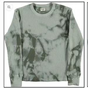 Säljer denna svinsnygga tröja från Eat Dust. Nypris: 1150. Skriv för fler bilder.💙