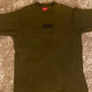  Supreme tee  - Helt ny Supreme tee acid wash köpt på Supreme appen 