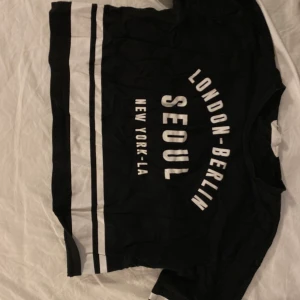 Cropped T-shirt - Cropped T-shirt från H&M