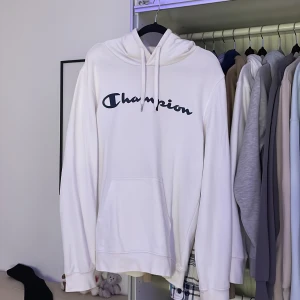 Champion hoodie - Säljer då den inte kommer till användning 