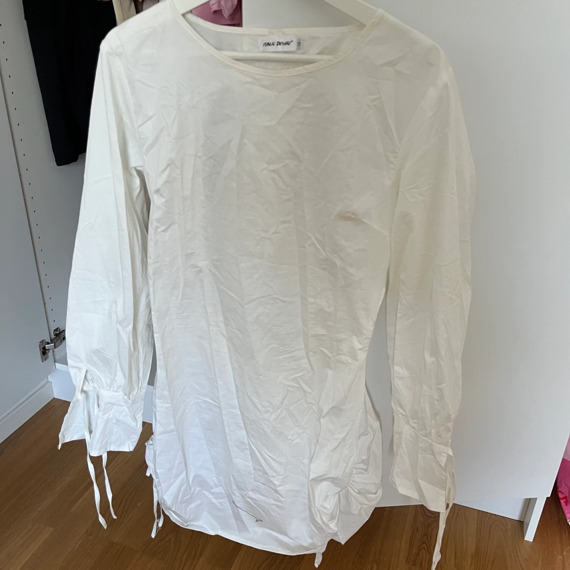 Vit långärmad klänning  - 90