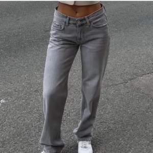 Gråa low waist jeans från Gina Tricot💓