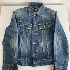 Vintage Lee jeansjacka  - Riktigt fint skick, autentisk vintage Lee