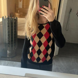 Tröja - Säljer då den inte kommer till användning Skiv för frågor eller bidler❤️ 