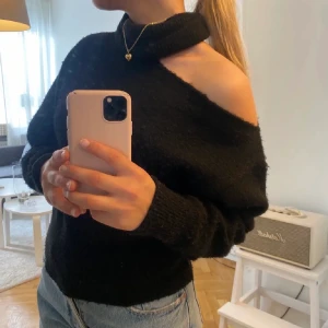 Stickad topp - Stickad topp från Gina tricot, storlek Xs. 150kr 