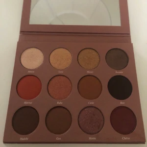 Caia - Sparsamt använd ögonskugga från caia 