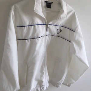 Nike - Nike vintage jacka i storlek M, passar till xs-l, unisex, äkta