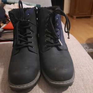 Vinter skor - Vinter skor fodrade,storlek 40,i ny skick