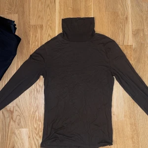 Polotröja - I fint skick, möjligtvis lite nopprig.