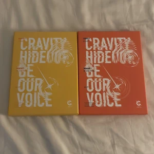 2 st Cravity album. Hideout: Be our voice - 2 at Cravity album. Hideout: be our voice. Inehåll:  2 st photobooks, 2 st cd (Är helt oanvänd/ inte rörda)