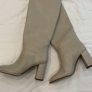 Boots  - Boots från HM, oanvända 