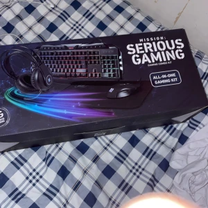 Gaming kit/bundle Mission SG - Helt ny gaming accessoarer har bara använt dem några gånger. Vi kan snacka om priset senare