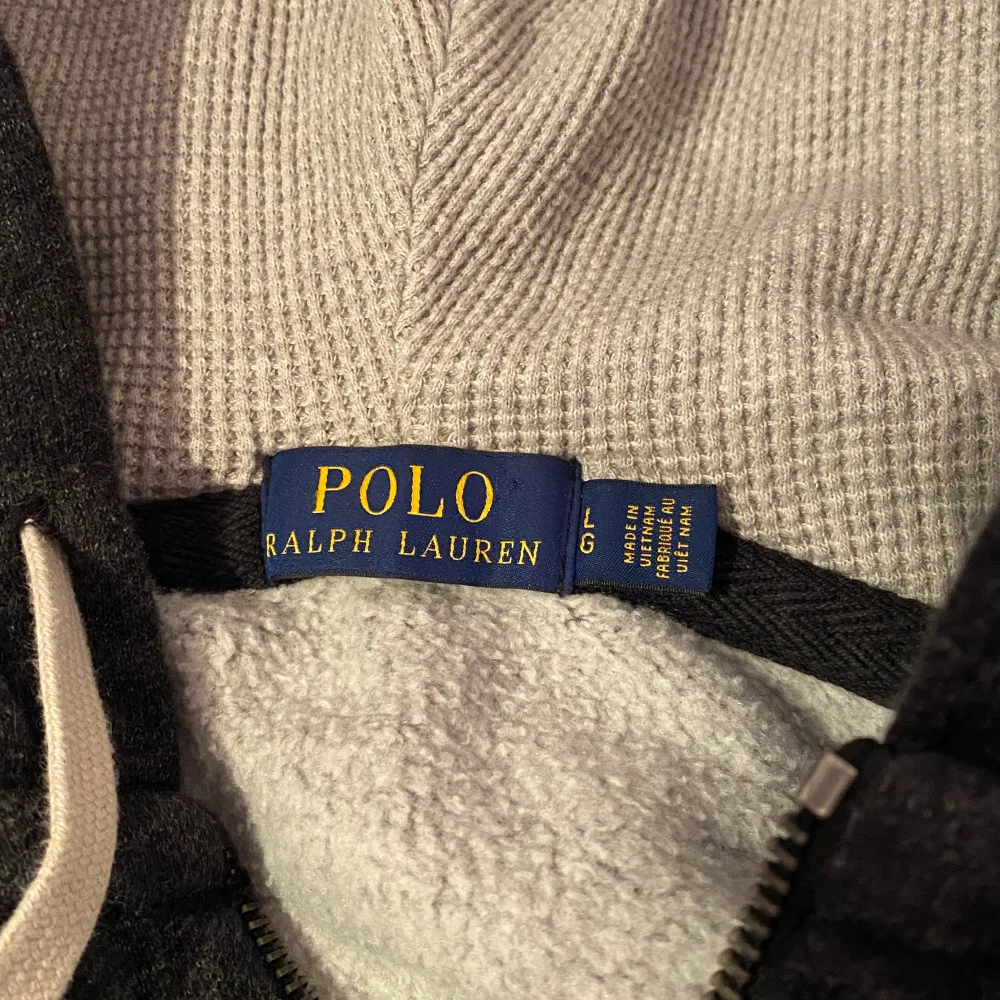 Vintage Polo hoodie som är vintage och köpt på 