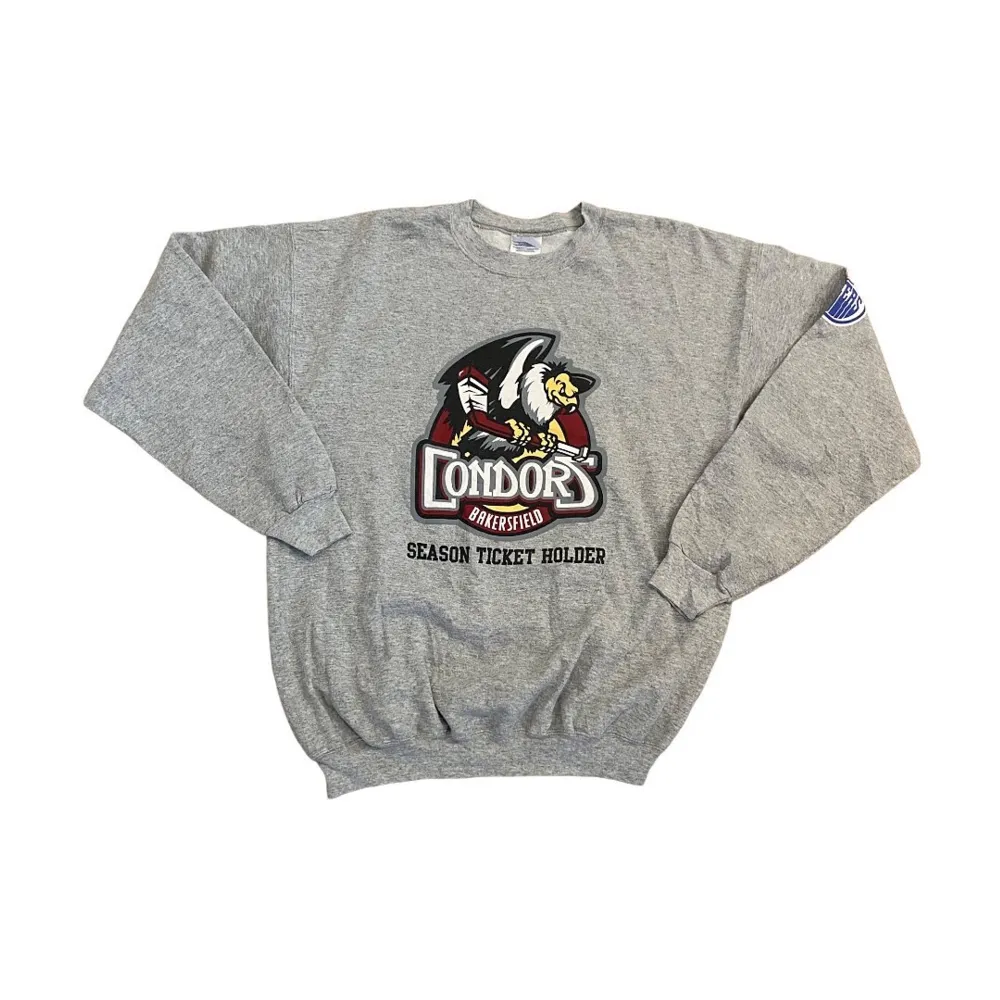 Condors Bakersfield Cport And Company Vintage Sweatshirt 🤍  Pris: •299kr  Stl: L  Bredd 58cm Längd 71cm  Kontakta mig för mer info 🤩  . Hoodies.