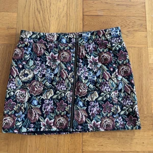 Mini shirt size 38 - In a v good condition 