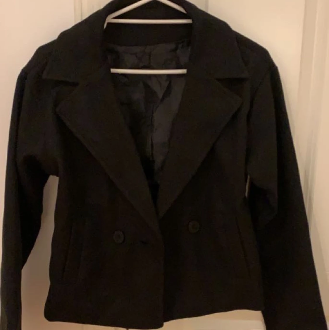 Kort svart kappa - 90