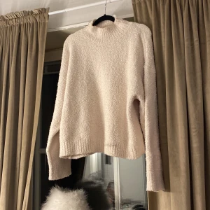 Teddy tröja🤍 - Fin teddy tröja från H&m fin till hösten/vintern❤️