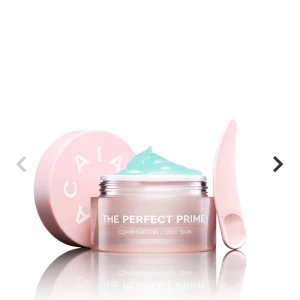 Smink - Säljer min primer från caia som är helt oanvänd 💕(Köptes för 325)