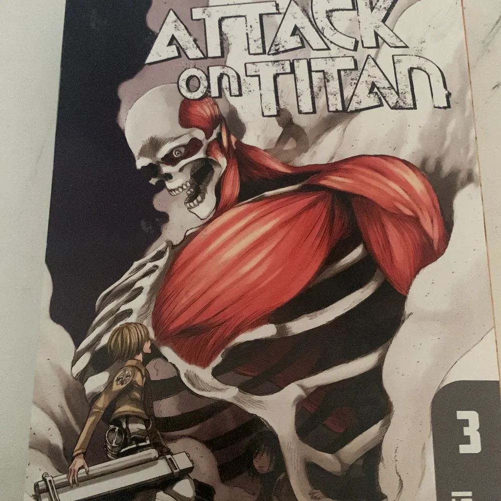 Atack on titan bok del 3. Övrigt.