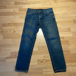 Nudie Jeans  Modell: Gritty Jackson  Färg: Storlek: Blue Slate 30x30