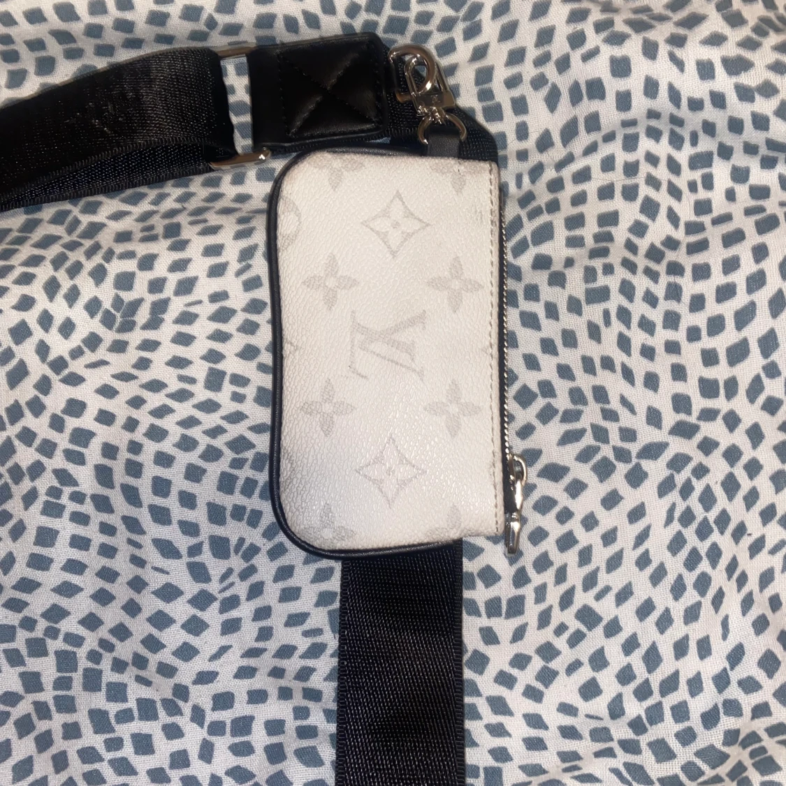 Louis Vuitton Axelväska  - 91