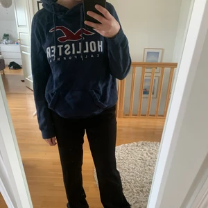 Hollister hoodie - Säljer denna Hoodie. Köparen står för frakten💙