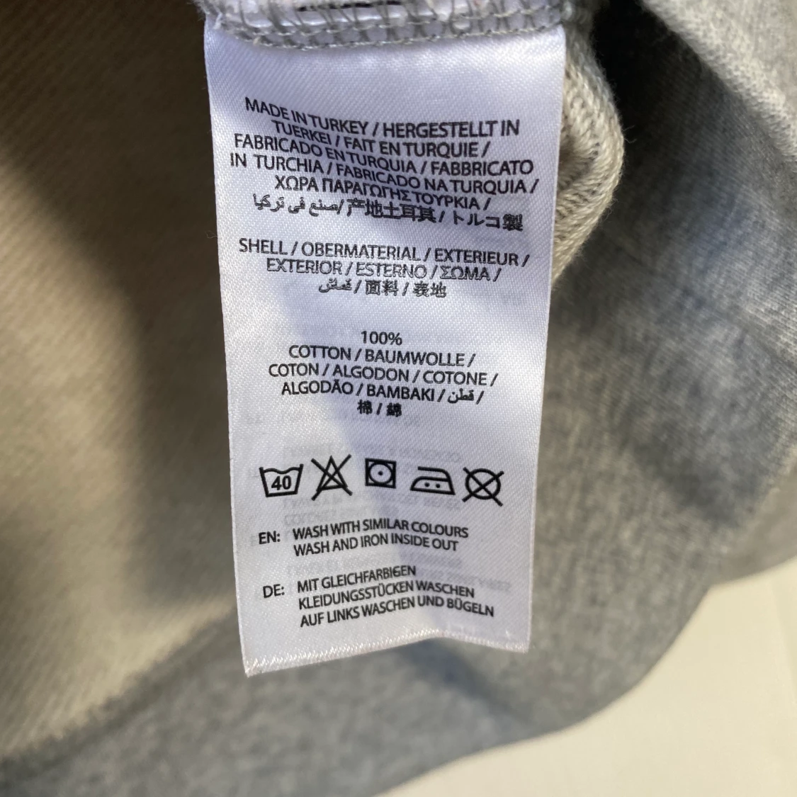 Långärmad från GANT.  - 91