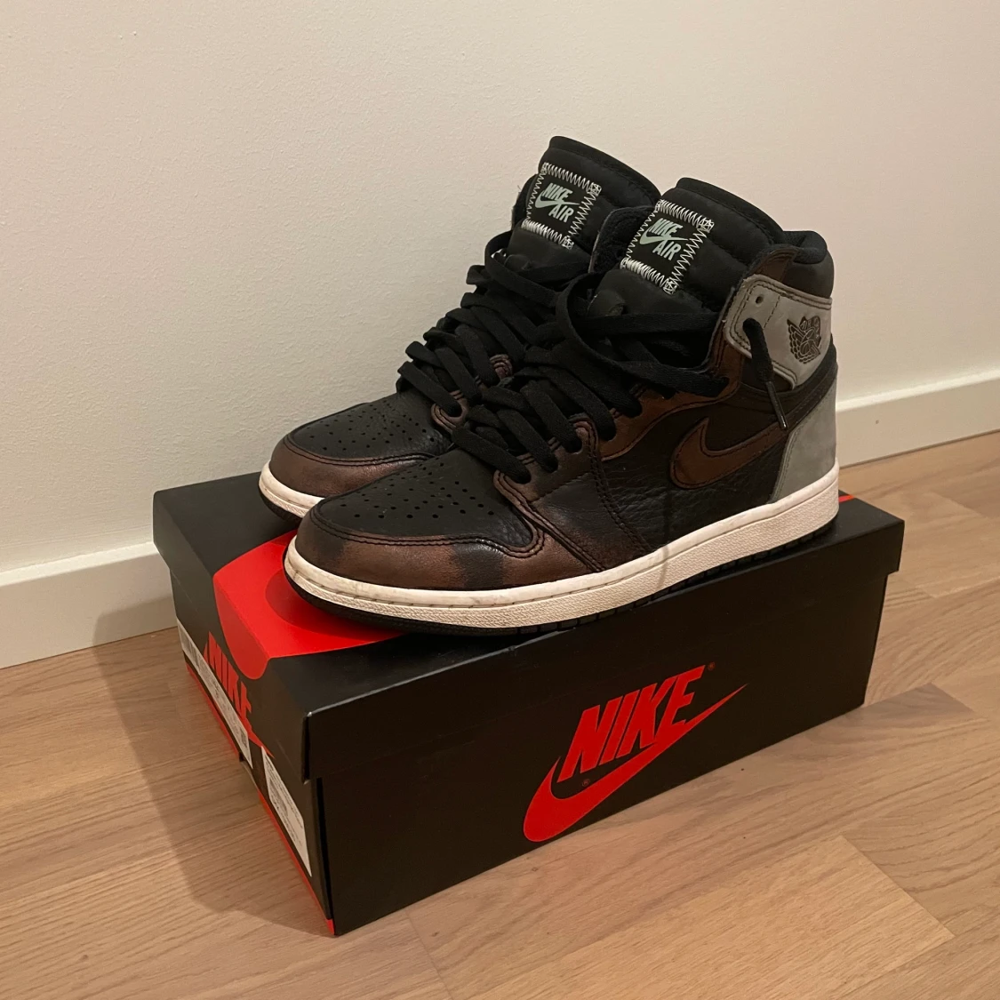 Jordan 1 Patina Rust - 91