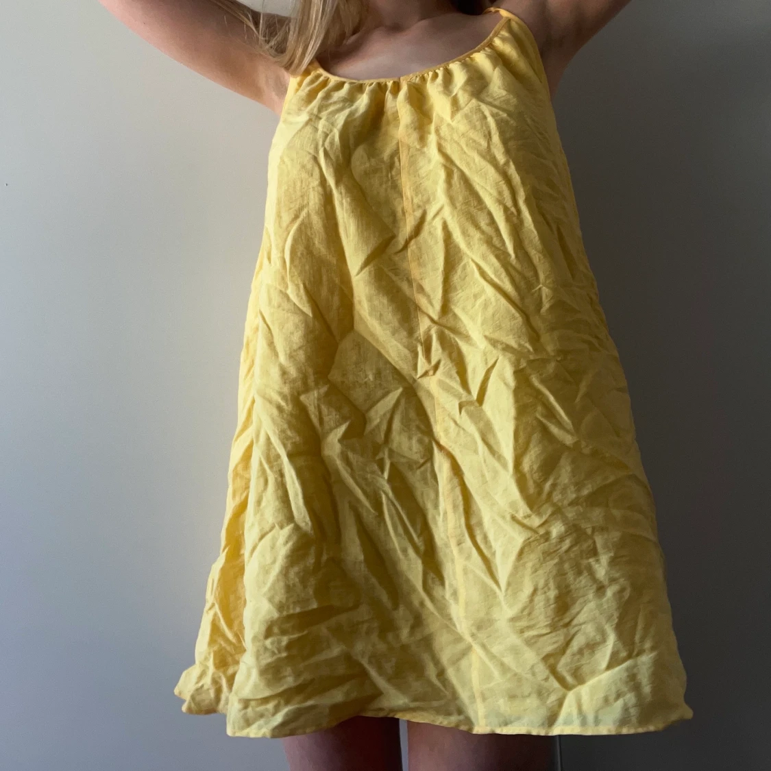 Gul sommarklänning - 90