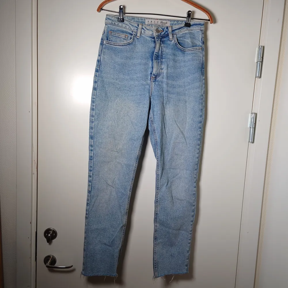 Blå jeans med raka ben🌱. Jeans & Byxor.
