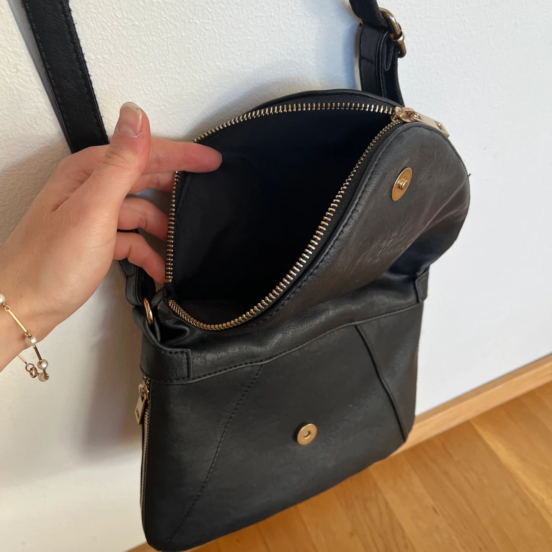 Svart väska  - 91