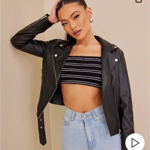Intressekoll Skinnjacka/Biker jacket - Intressekoll på min skinnjacka från nelly, fint skick Stl 38💕 Nypris 599:-