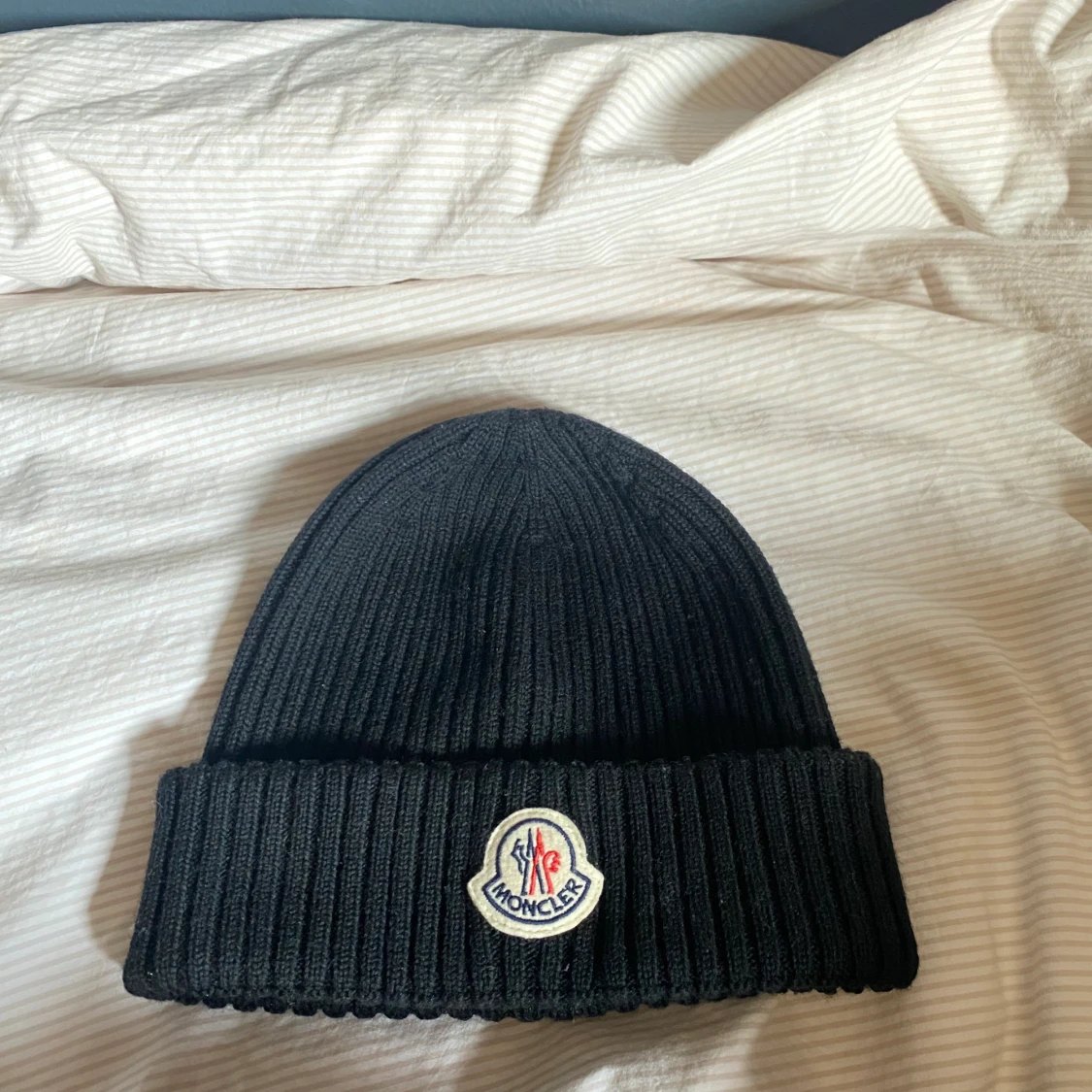 Moncler mössa  - 90
