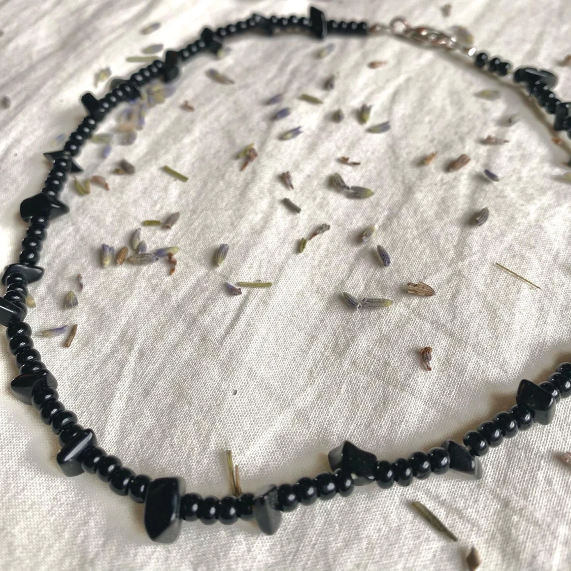 Halsband med obsidian - 90