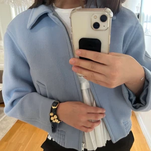 Jacka - Jacka från &other stories, perfekt nu till våren! Nypris 1300kr. köparen står för frakten !!