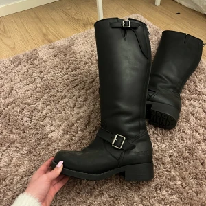 Johnny Bulls - Johnny Bulls i storlek 38 Kom gärna me egna prisförslag  Köparen står för frakten