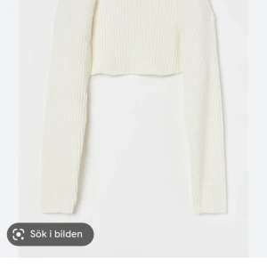  bolero vit hm - Helt slutsåld bolero vit från hm i bra skick. Skriv för fler bilder 