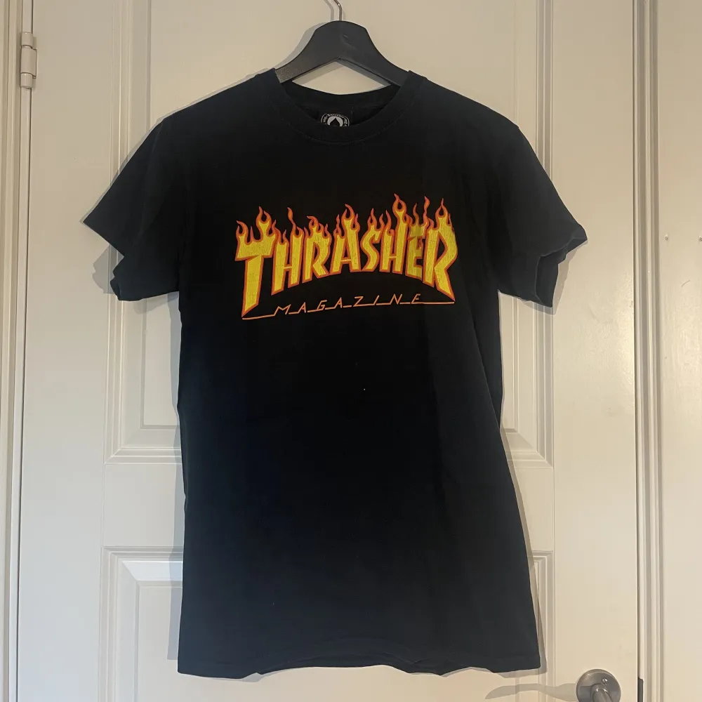 thrasher tshirt från junkyard. nypris 499kr.. T-shirts.