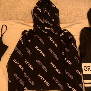 Hoodie - Fin hoodie i nyskick, knappt använd alls. Stl m