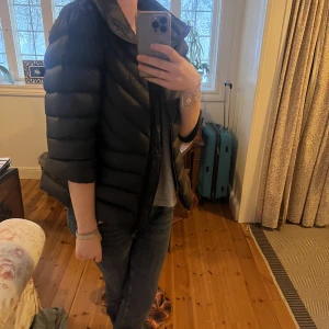 Kortäramad jacka - Kortärmad Dunn jacka från Hm, knappt använd, storlek M 