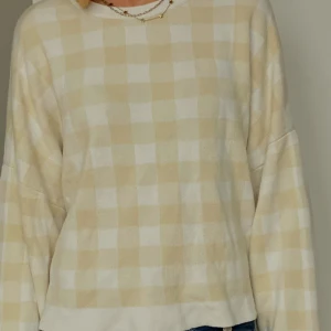 STICKAD TRÖJA  - STICKAD TRÖJA 