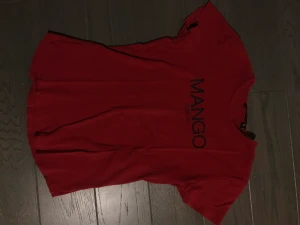 Mango t-shirt - Super snygg Mango t-shirt💕