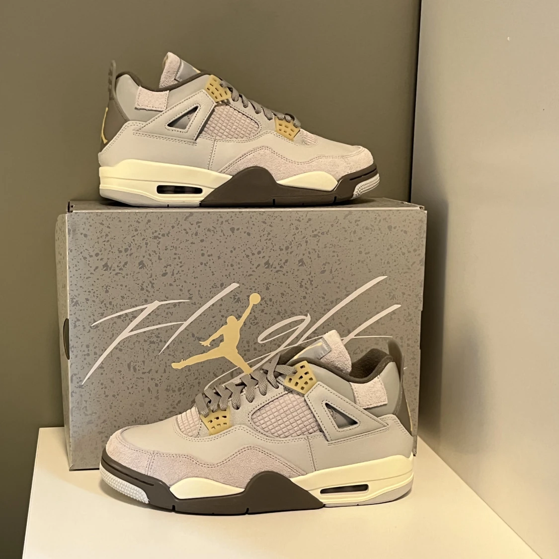 Jordan 4 Craft Photo Dust - 90