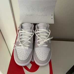 Wts Nike dunk venice storlek 42  - Tjenare wts Nike dunk venice storlek 42 us    w 10 Ds=oanvända  Pris 1800 vid snabb affär kan pris diskuteras  Meetup i Kristinehamn eller frakt 99 kr spårbart med postnord   Skicka pm vid frågor/ funderingar  