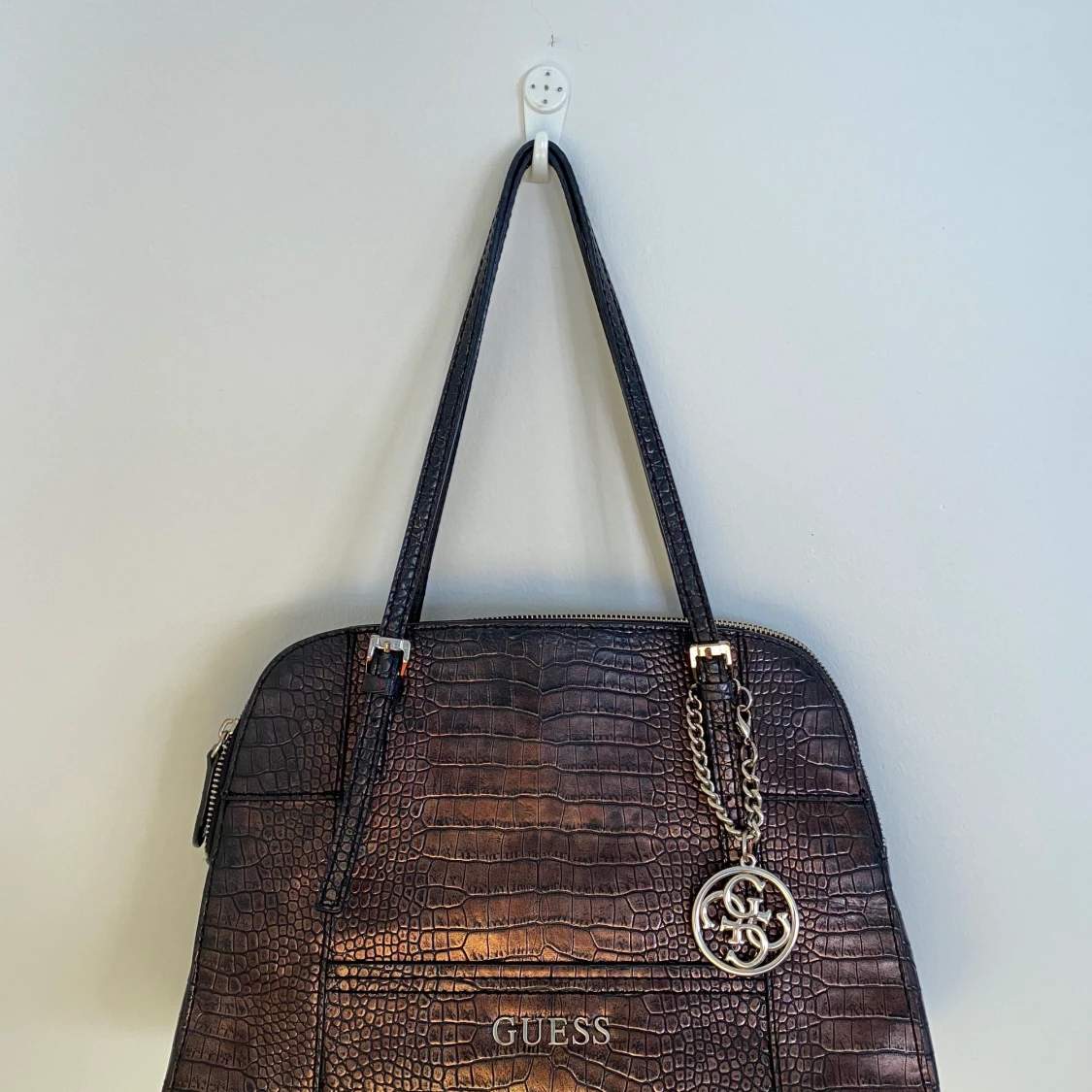 Väska guess brown