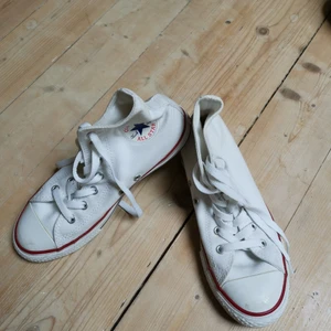 Converse  - Vita converse skor 