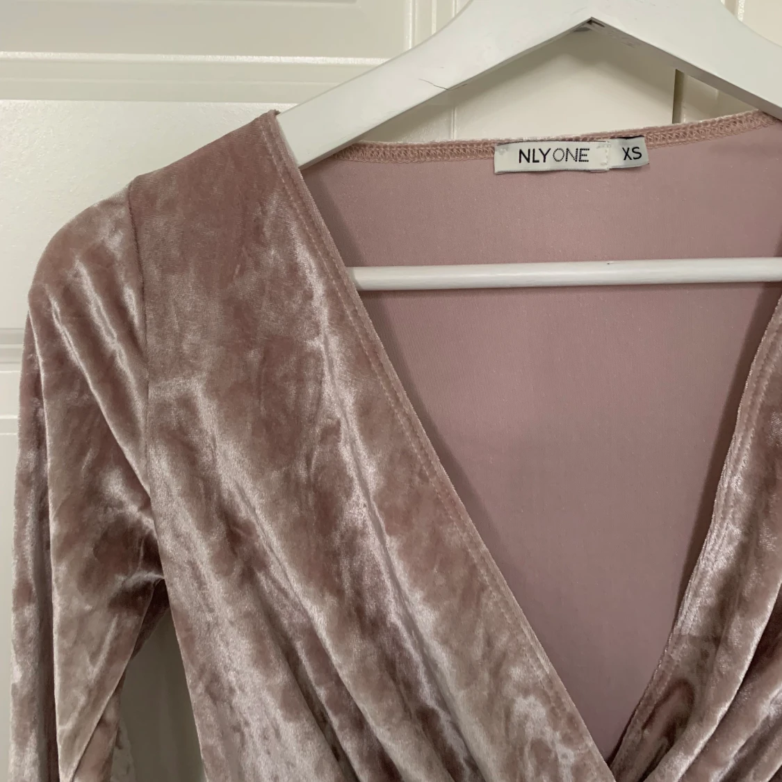 Omlottklänning i sammet  - 90